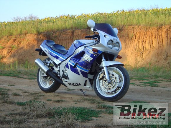 1990 Yamaha FZ 750 photo